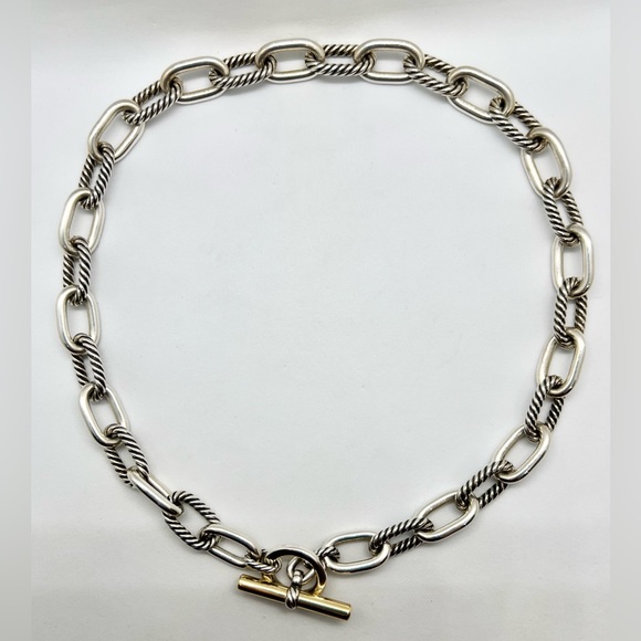 David Yurman Madison Toggle Chain Necklace with 18K Yellow Gold - Picture 3 of 13